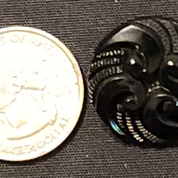 Antique/Vintage Lot of 8 Black Buttons Bakelite ? Casein ? Celloid ? Plastic ? - Picture 11 of 12